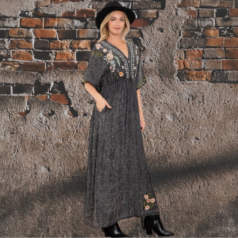 BlueVelvet Embroidered Black Maxi Dress - Picture 3 of 9